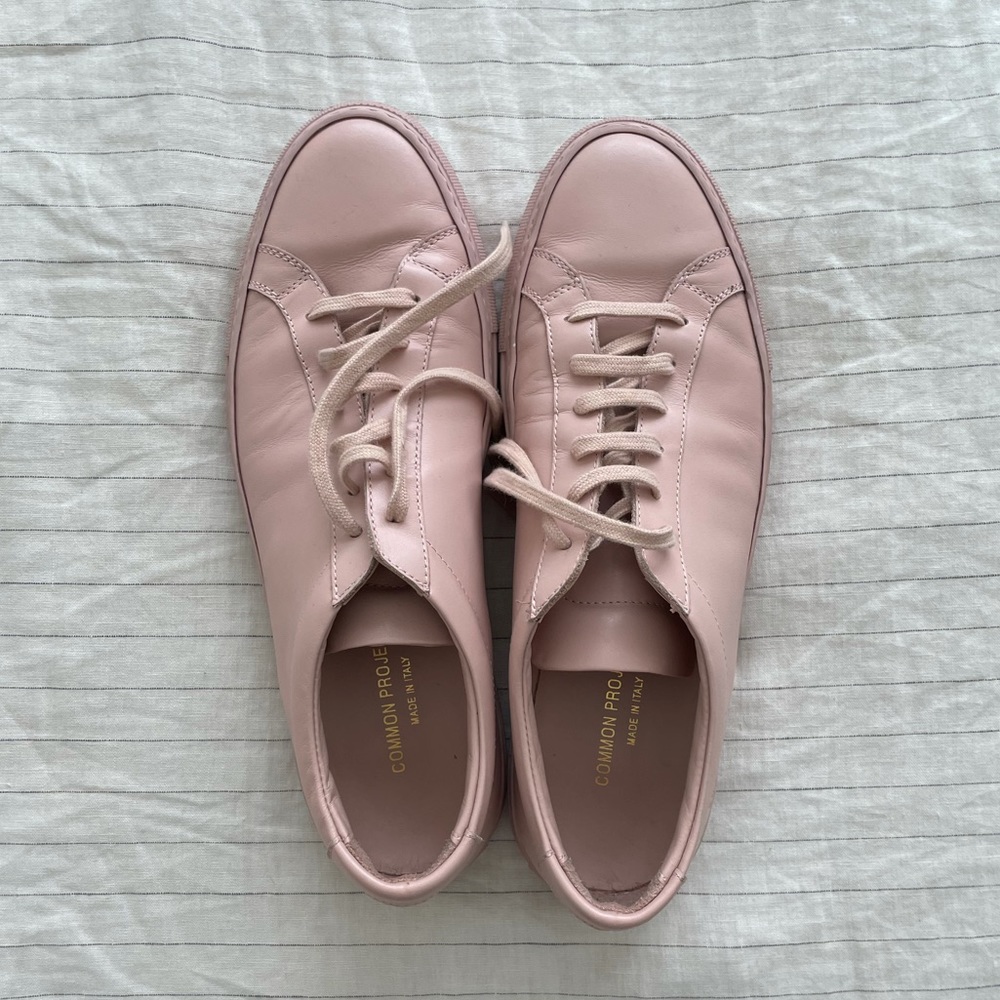 COMMON PROJECTS PALE PINK SNEAKERS SIZE 41